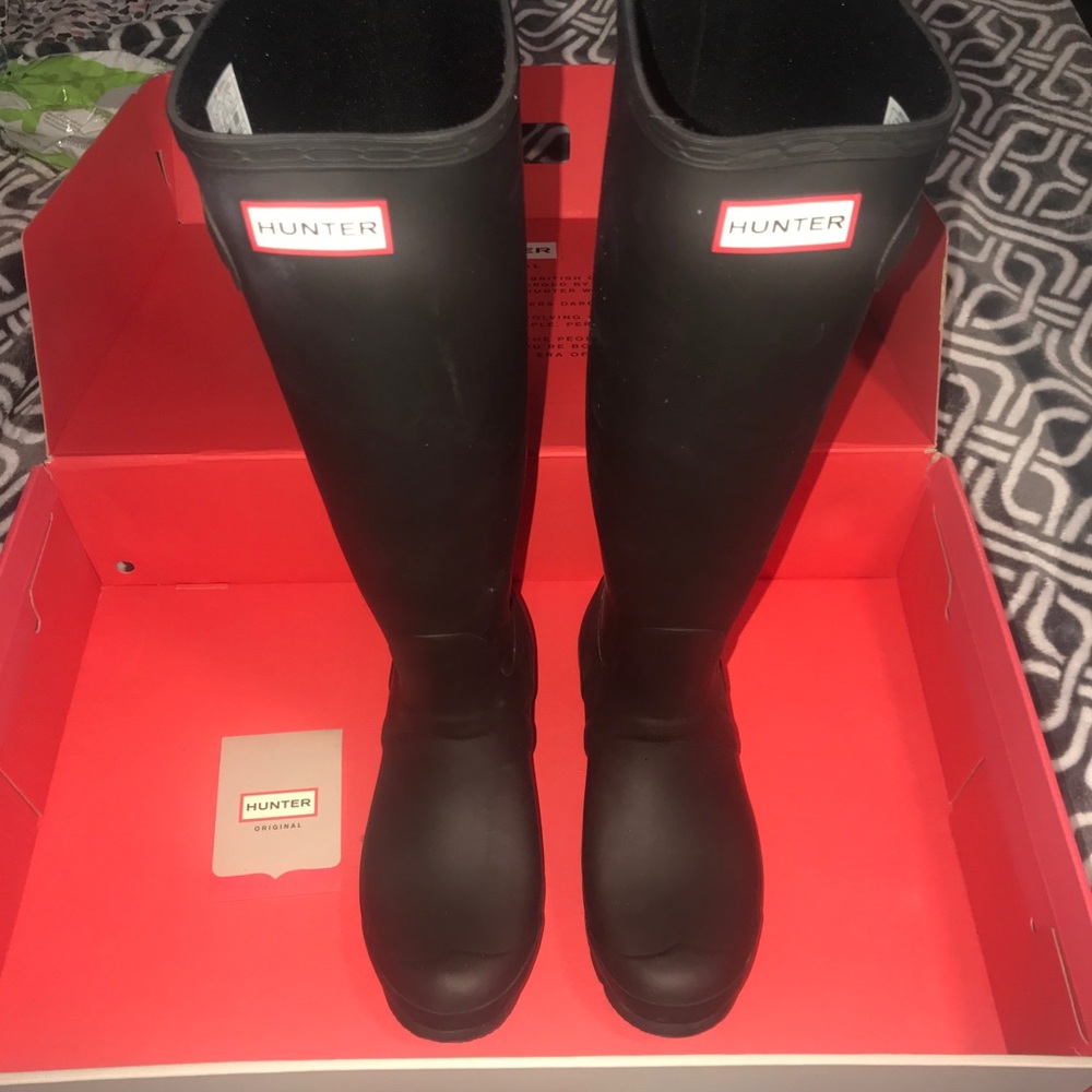 Hunter rain boots (women’s)